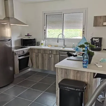 Vakantiehuis Maison Chaleureuse, Tout Equipe, 1 Chambre Lit Deux Place Jardres